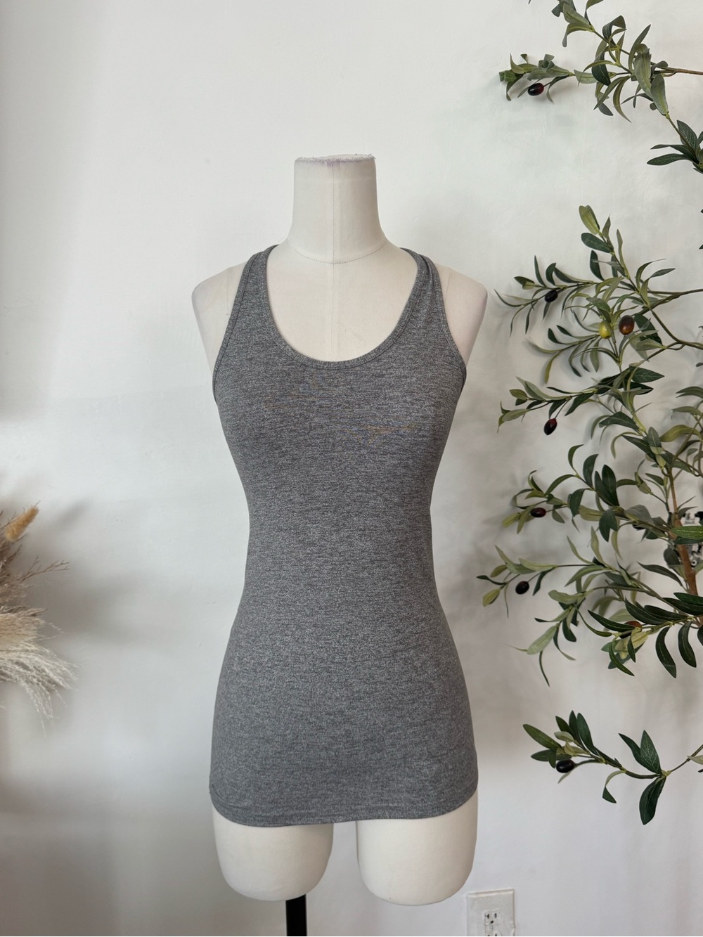 vivva by Lululemon Girls Size 14 Gray Racerback Athletic Tank Top